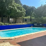 & Beach, Pool קרקסון